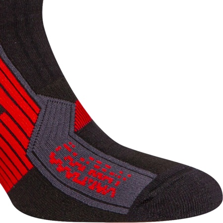 noski-accapi-hiking-quater-black-red 2